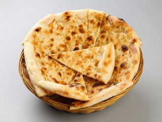 Focaccia cu usturoi si parmezan