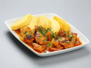Saramura de pui cu mamaliguta
