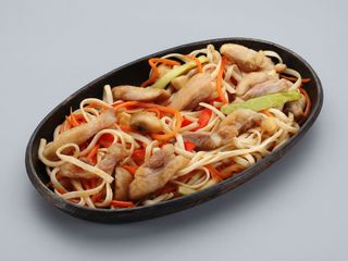 Noodles Udon cu carne de pui