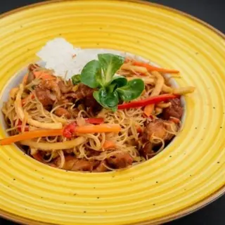 Noodles cu pui