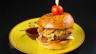 Burger cu falafel