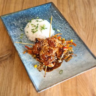 Pui teriyaki cu orez cu legume