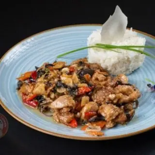 Pui asiatic cu orez