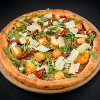 Pizza Mediteraneana cu halloumi