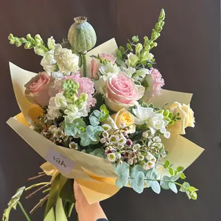 Buchet mic, cu flori de sezon