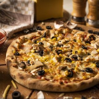 Meniu (Pizza mica + Sos + Desert + Suc) 