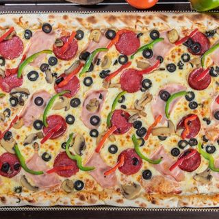 Pizza Bacon Cheddar PARTY 2.200Gr. (40cm x 60cm)