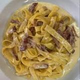 Tagliatelle Carbonara cu Smoked Backen si Branza Burduf