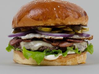 Burger Baconator de vită