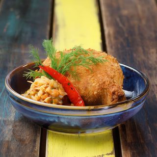 Deep fried pork knuckle with Kimchi cabbage