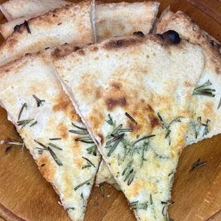 Focaccia cu rozmarin