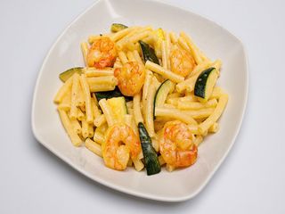 Penne con gamberetti e zuncchini