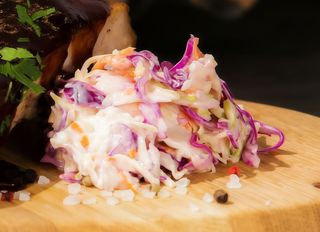 Salată coleslaw