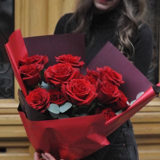 Buchet cu 15 trandafiri rosii