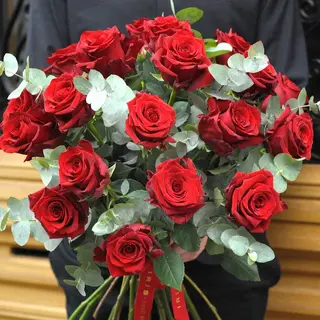 Buchet 19 trandafiri maxi rosii