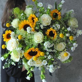 Buchet Privind spre lumina