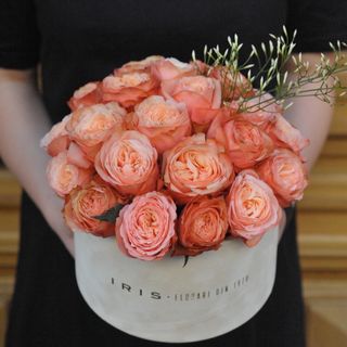 Cutie cu 23 trandafiri Kahala