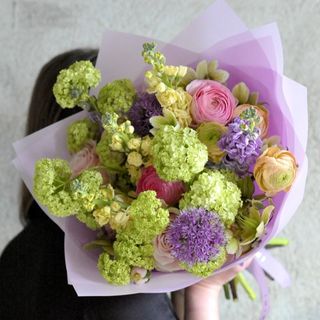 Buchet Rasarit in petale