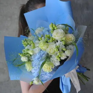 Buchet Rasarit albastru