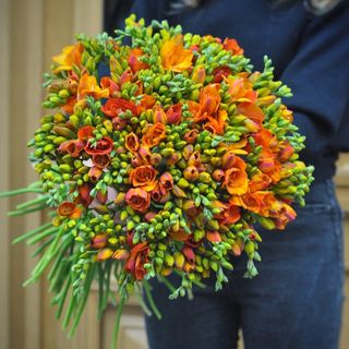 Buchet 101 frezii portocalii