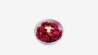 Salata de sfecla rosie cu hrean 