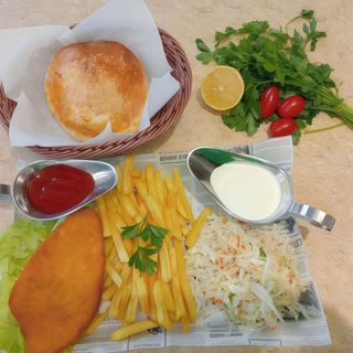 Meniu Șnițel Cu Cartofi Pai