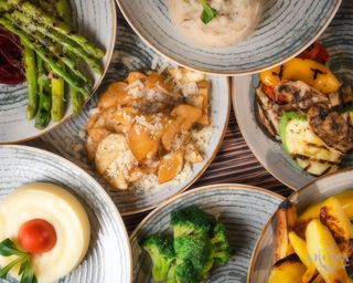 Cartofi prăjiți cu usturoi și parmezan