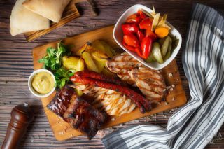 Platou mix grill (2 persoane)