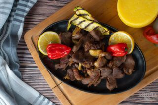 Pastrama tigaie cu mamliguta si mujdei