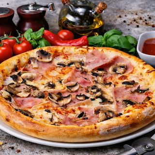 Pizza Prosciutto e funghi