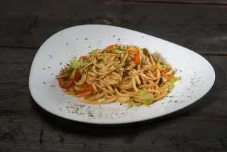 Udon noodles with vegetables