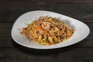 Udon noodles with chicken