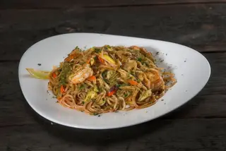 RAMEN NOODLES WITH SHRIMPS