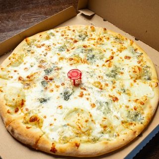 PIZZA QUATRO FORMAGGI 32 CM 1+1 MARGINE UMPLUTA