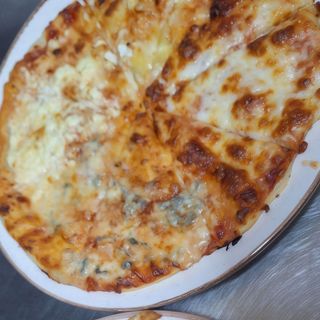 Pizza Quattro Formaggi