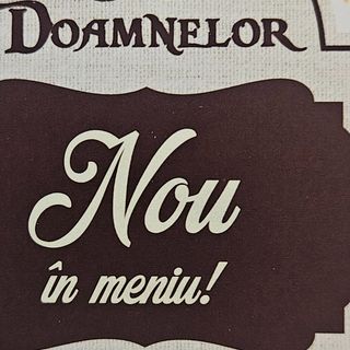 Crispy cu pesmet,susan,cartofi prăjiți și sos calypso