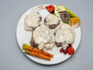 Pfeffearsteak muschi de vita la gratar cu piper verde