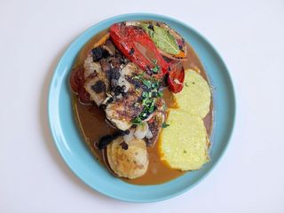 Saramură de crap și mămăligă