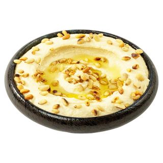 Hummus cu muguri de pin 