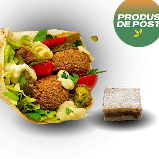 Falafel sandwich Mare 380g + Placinta cu mere 90g sau apa plata / minerala 0,5L