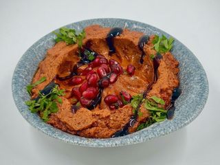 Mouhammara (pasta de ardei cu nuci)