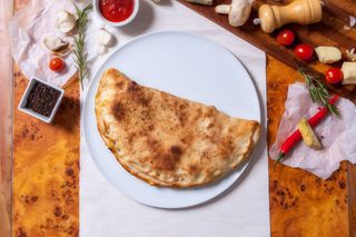 Pizza Calzone (inchisa) (mica)