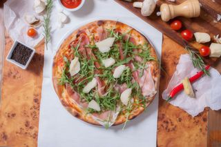 Pizza con Prosciutto Crudo (mica)
