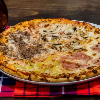 Pizza Quattro Stagioni ( 4 sferturi)