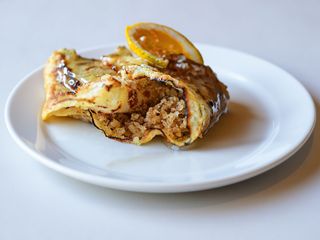 Clatite miere de albine si nuca