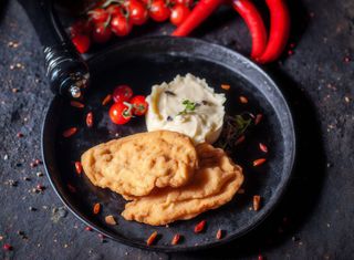 Șnițel de pui cu cartofi piure