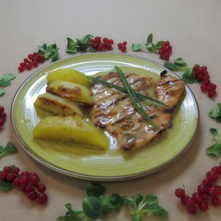 Piept de curcan la gratar cu sos de lamaie