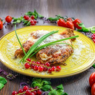 Snitel de pui cu parmezan gratinat