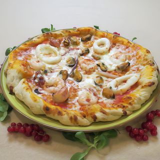 Pizza cu fructe de mare