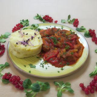 Tocană de porc cu piure